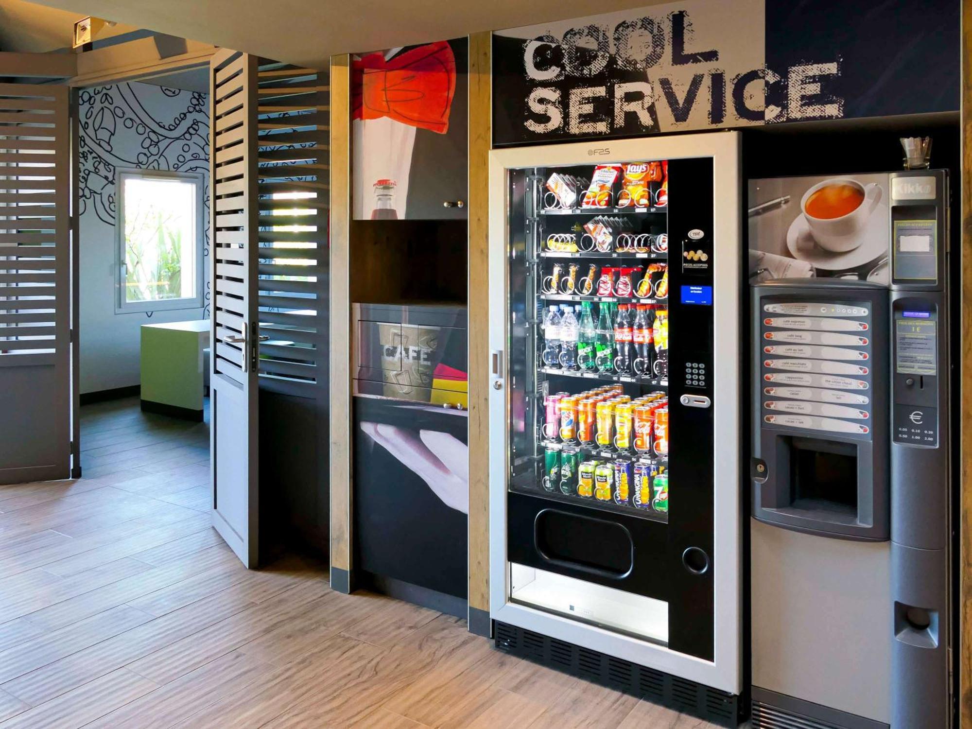 Ibis Budget Beauvais Aeroport Tillé エクステリア 写真
